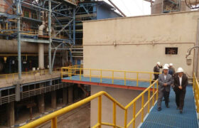 گزارش تصویری از بازدید دکتر میرمحمدی و فرماندار میبد از کارخانه فولاد